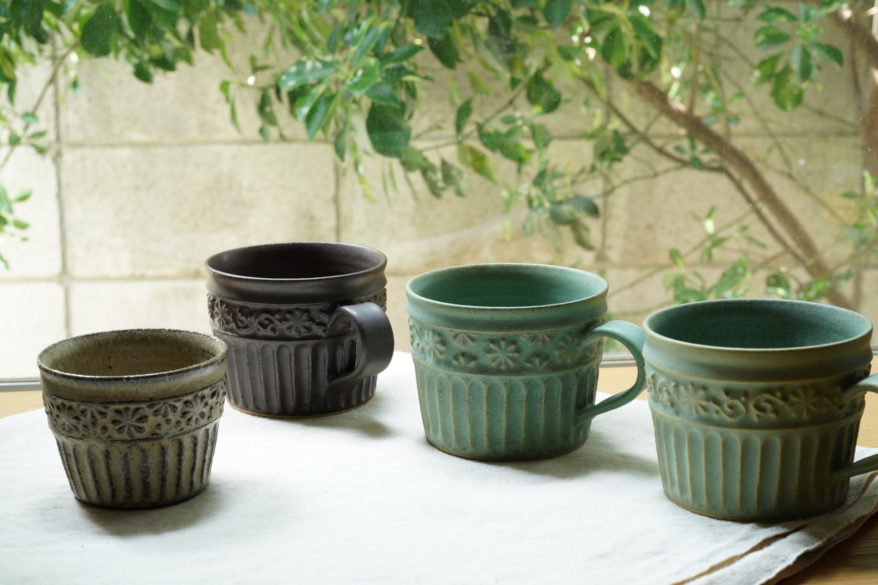 たいやき作品などが人気の、秋山昌史さんの作品が入荷しています。