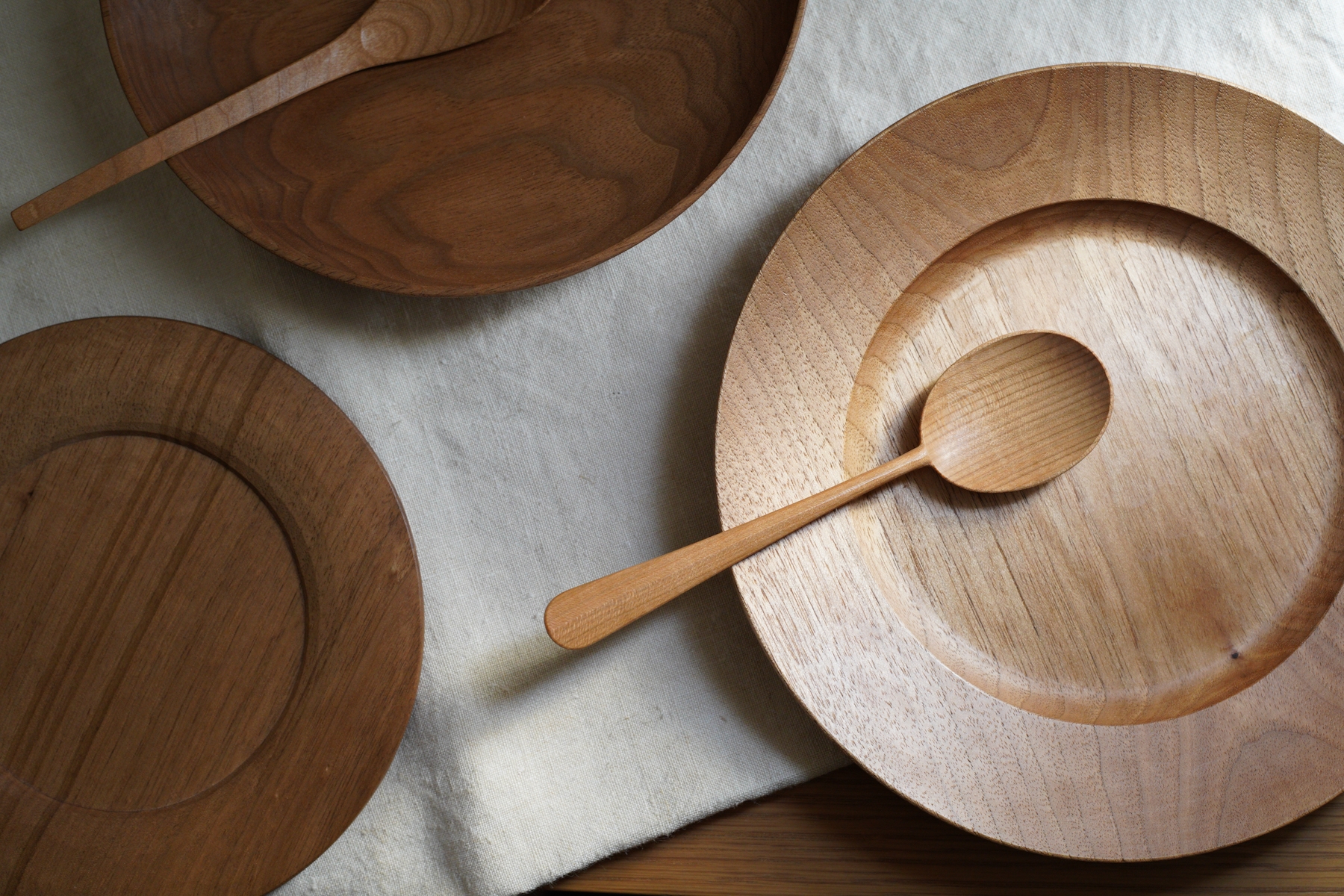 千葉県で作をされている、木工作家・石井宏治さんの作品が入荷しました。