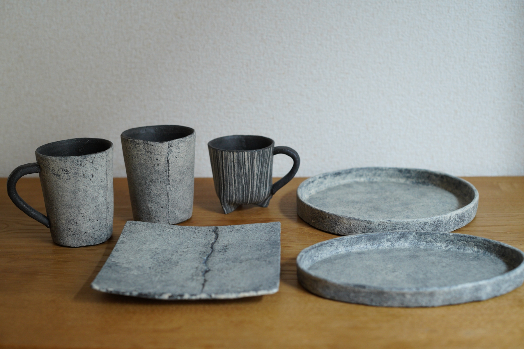 佐賀県唐津市で制作をされている、梶原妙子（かじはら たえこ）さんの作品が入荷しています。