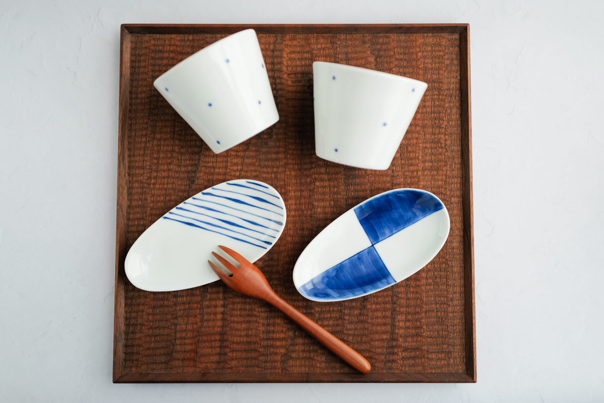 長崎県で波佐見焼を制作をされている、康創窯さんの作品が入荷しています。