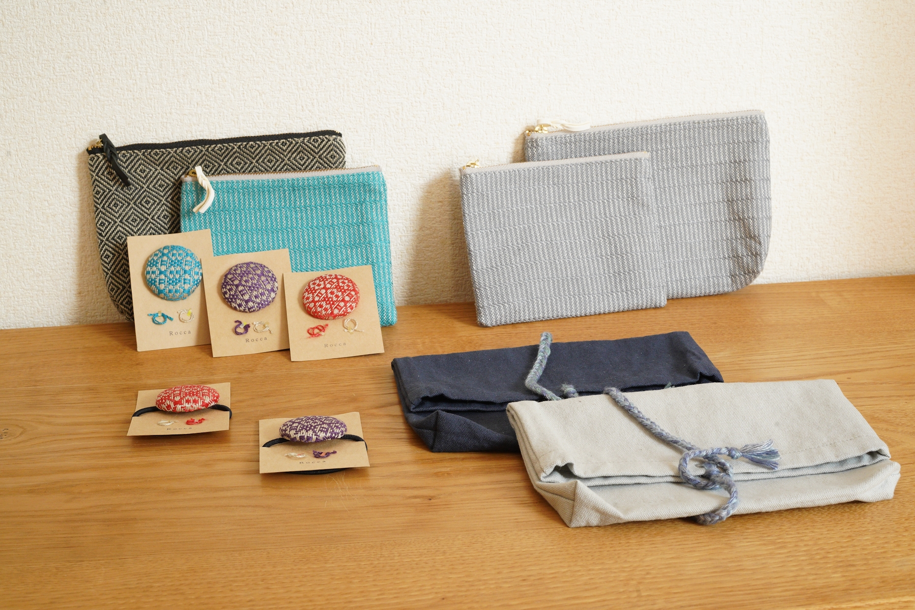 Rocca 遠藤里枝さんのファブリック作品が入荷しています。