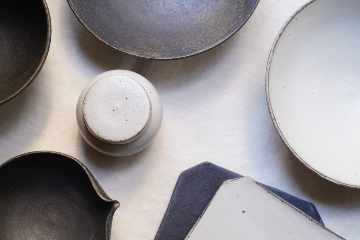 千葉県で作陶をされている、寺田昭洋さんの作品が入荷しました。