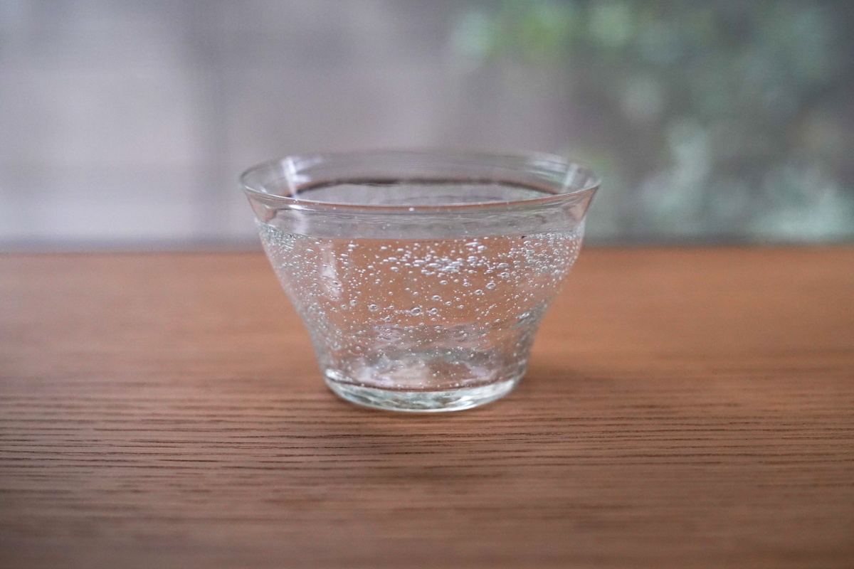 無数の細かな気泡が涼を呼ぶ伊藤亜木さんの泡鉢