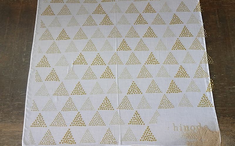 型紙を慎重に剥がします