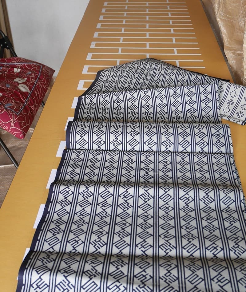 型彫をするための作業台