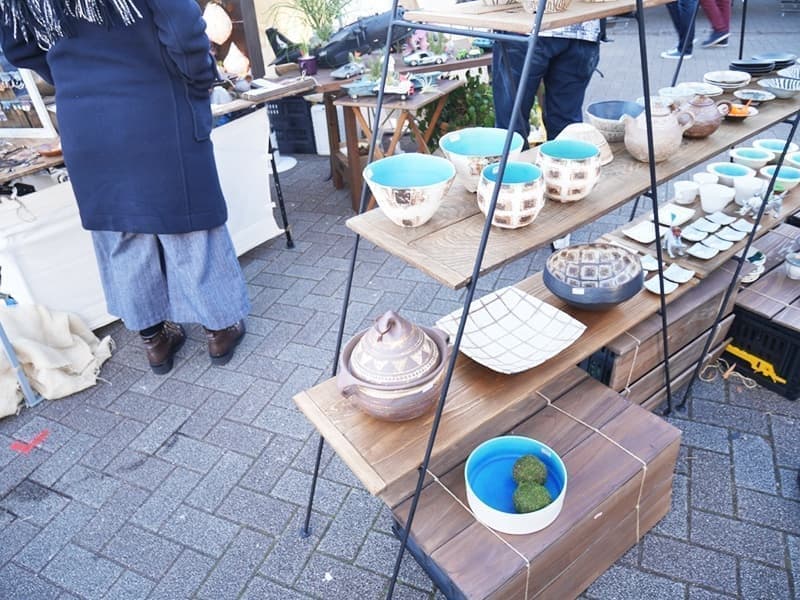 手作り品のお店が多数出店