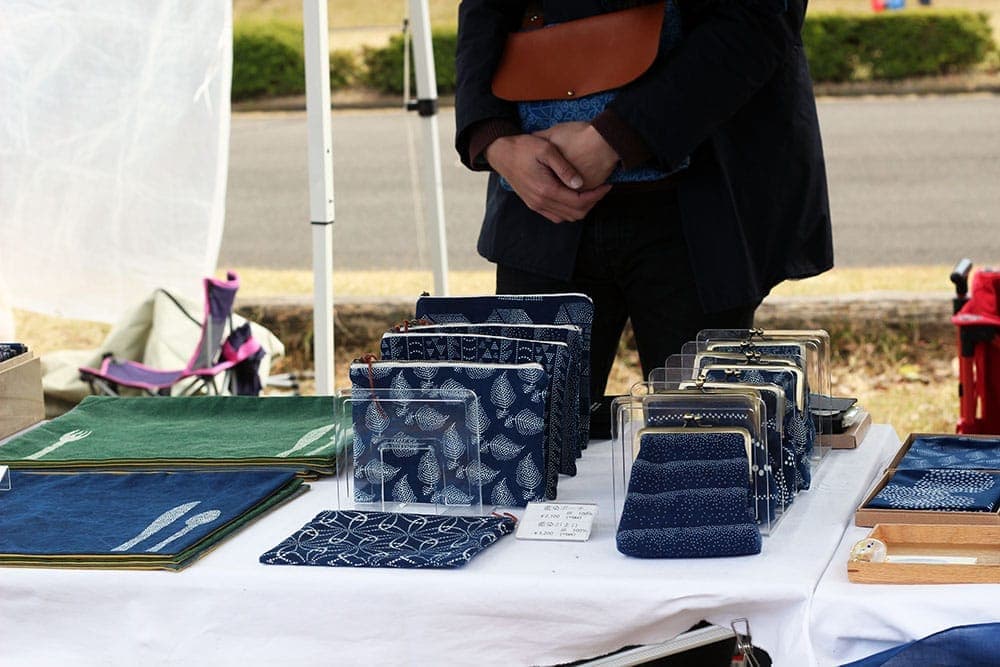 ものあいさんの藍染作品