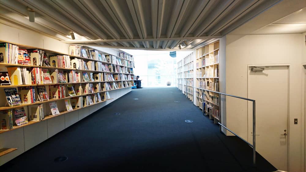気軽に立ち寄れる図書館スペース